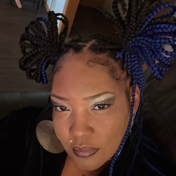 Meet your Posher, Johnetta - Picture 1 of 1